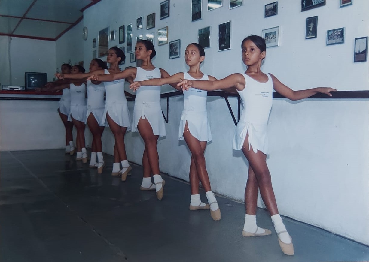 AULA MENINAS 2004.jpg